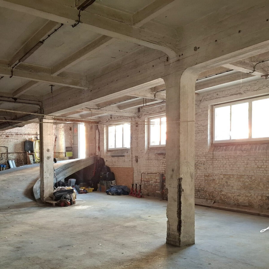 Garage fermé de 240 m² 240 m²